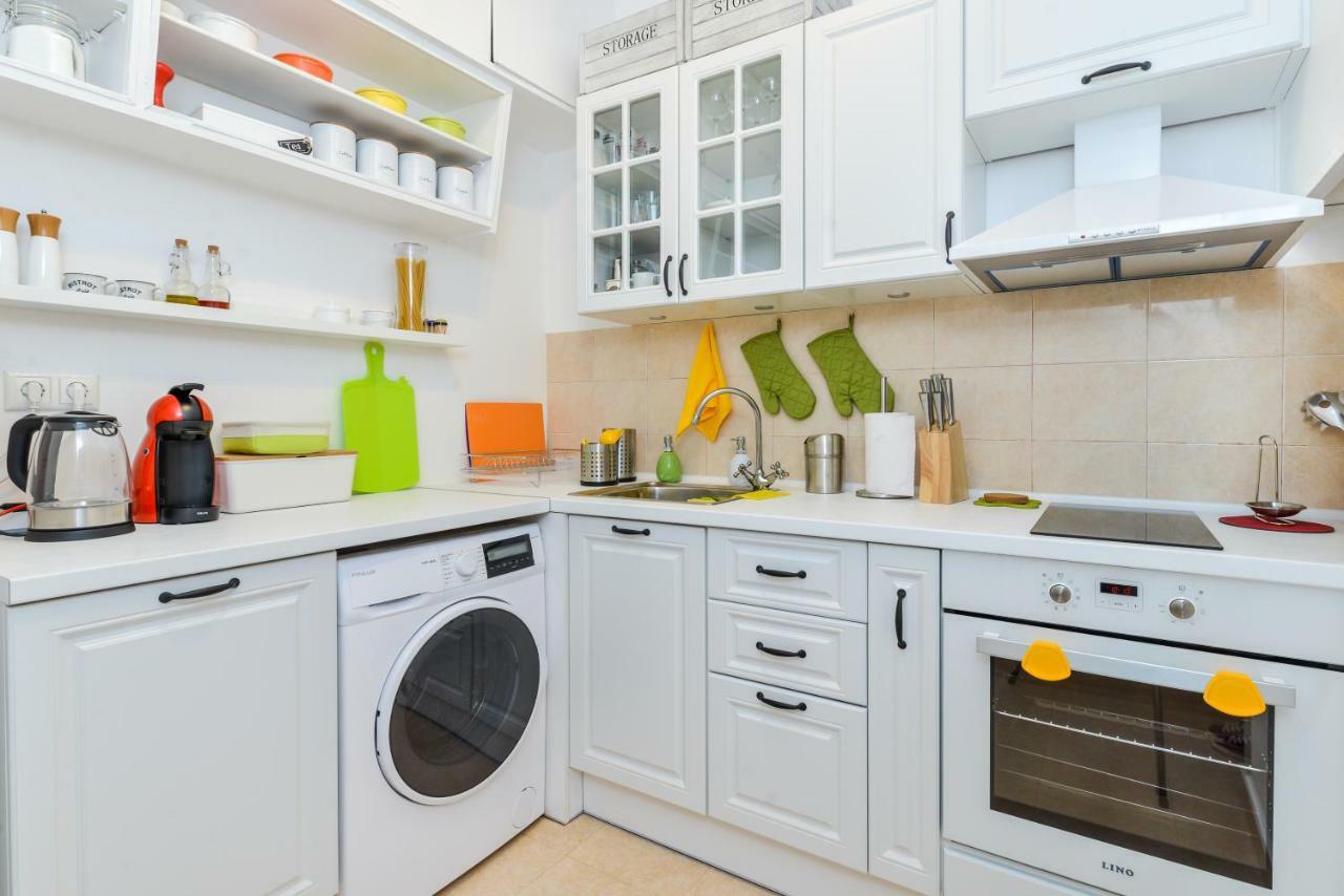 The Charming Home - One Bedroom Top Central Apartment By Flat Mаnager Sofia Luaran gambar